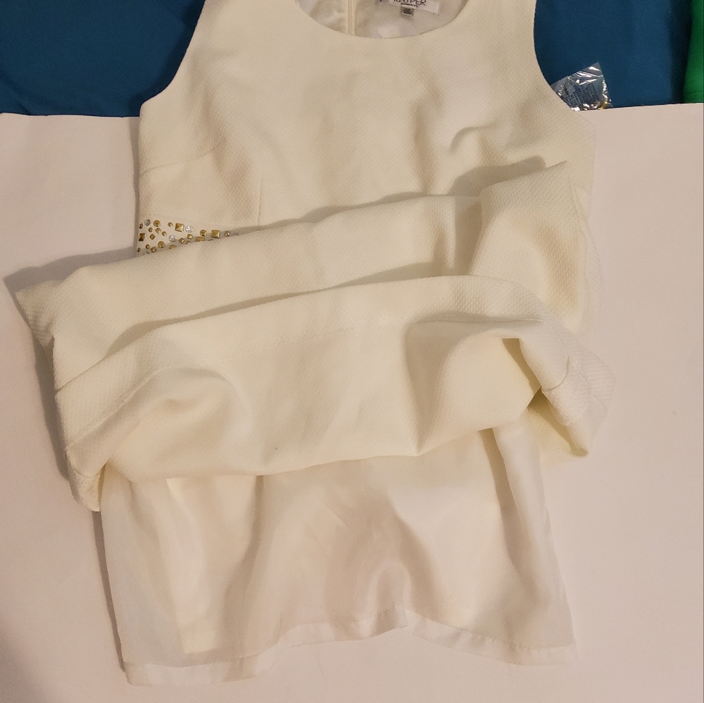 NWOT! Kasper White Sleeveless Sheath Dress Round Neckline Size 10P - Picture 2 of 8